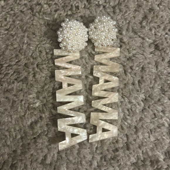 “Mama” Pearl Dangle Earrings - Picture 2 of 3